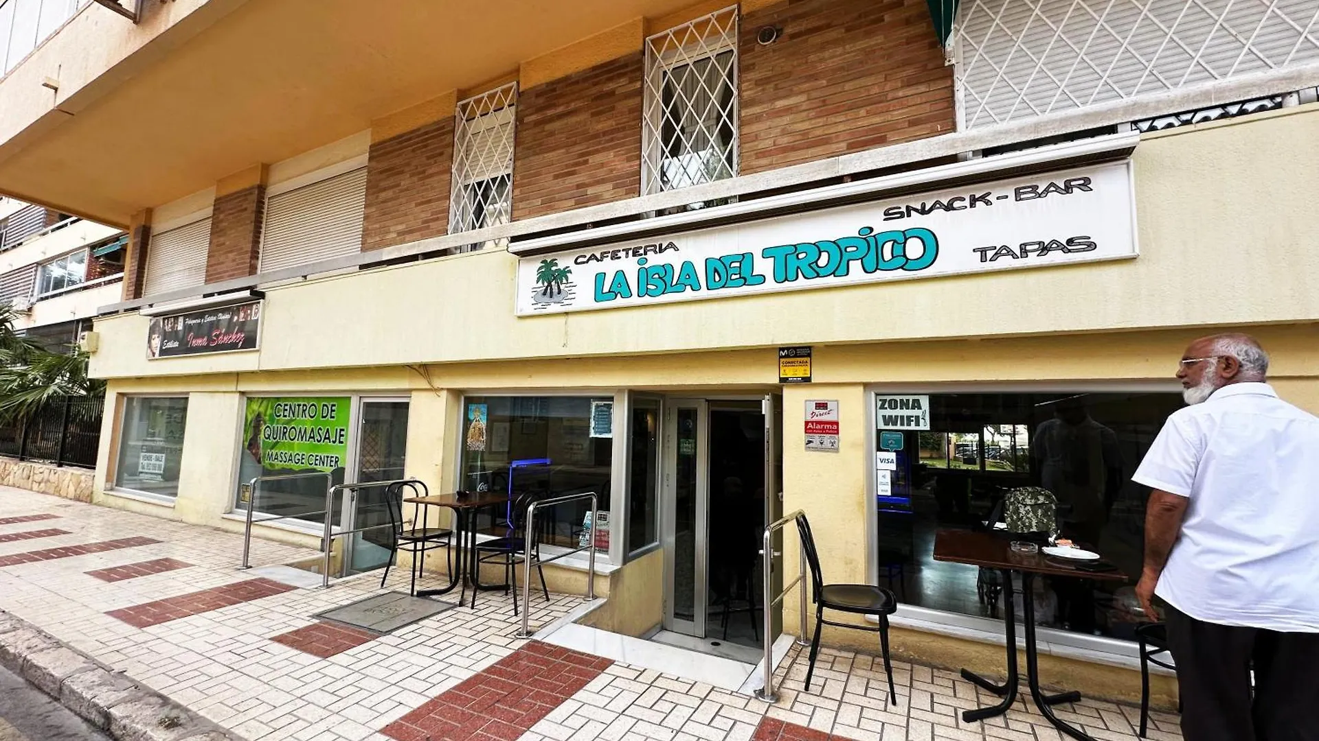A8 - Apartamento En La Carihuela, 2 Dormitorios, Wifi, A 100 Metros De La Playa Torremolinos