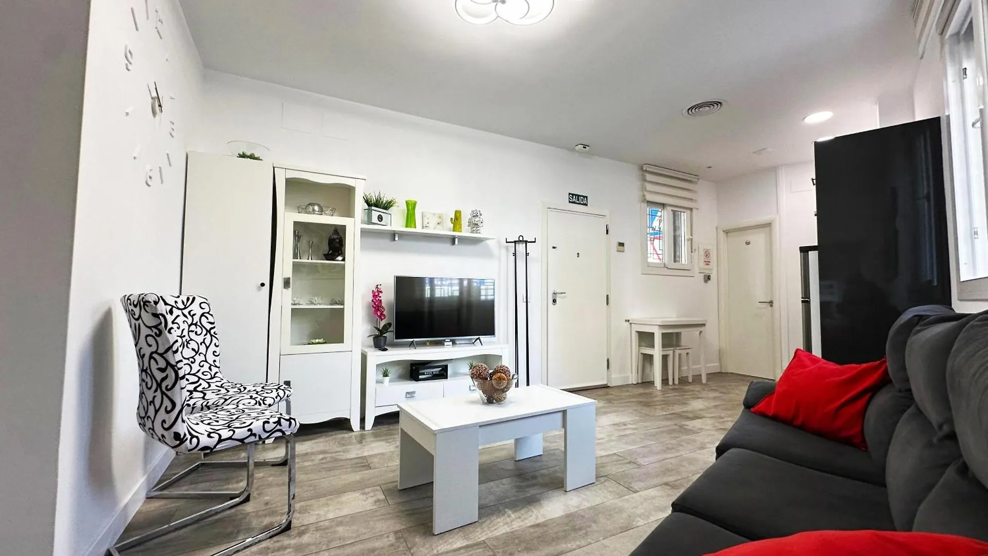 A8 - Apartamento En La Carihuela, 2 Dormitorios, Wifi, A 100 Metros De La Playa location