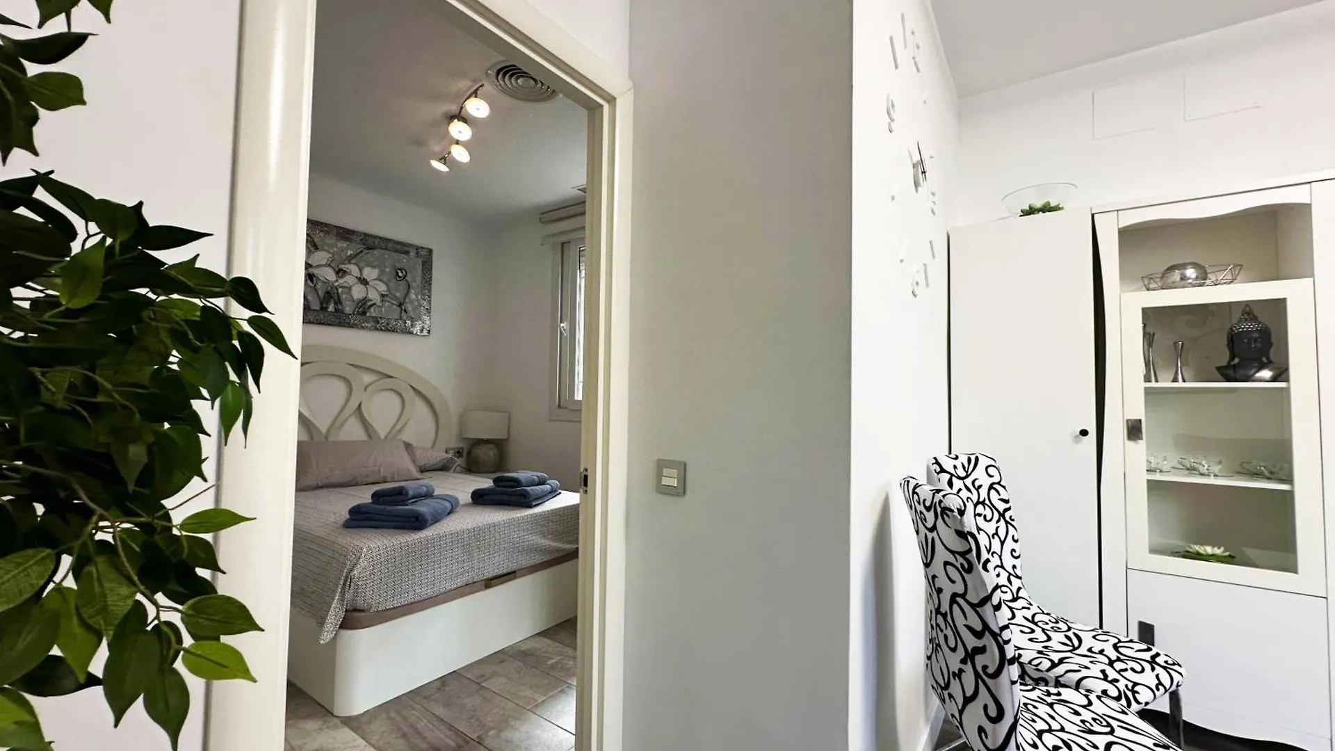 Apartment A8 - Apartamento En La Carihuela, 2 Dormitorios, Wifi, A 100 Metros De La Playa Torremolinos