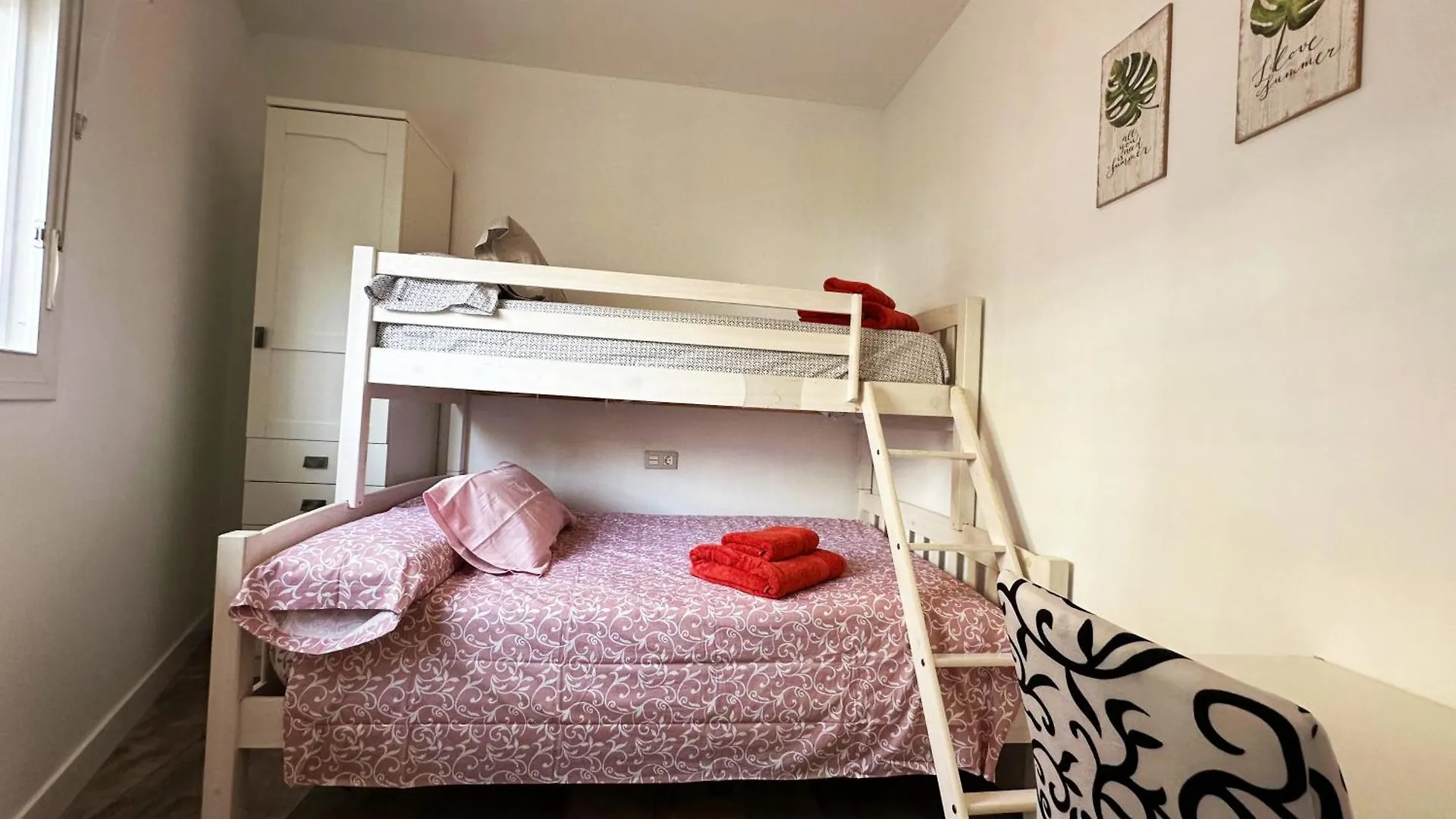A8 - Apartamento En La Carihuela, 2 Dormitorios, Wifi, A 100 Metros De La Playa Torremolinos Spain